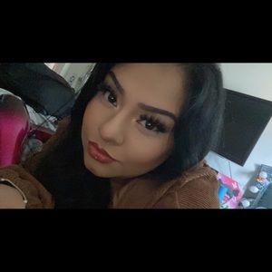 Meet your Posher, Ana